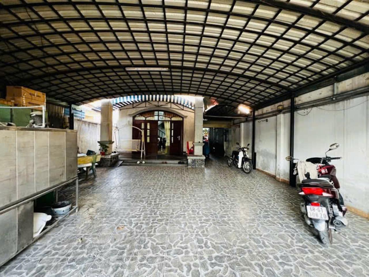 Giảm sốc 1.2 tỷ! Nhà MT 3 tầng 200m2, Nở hậu – Dương Công Khi HM - Ảnh 4
